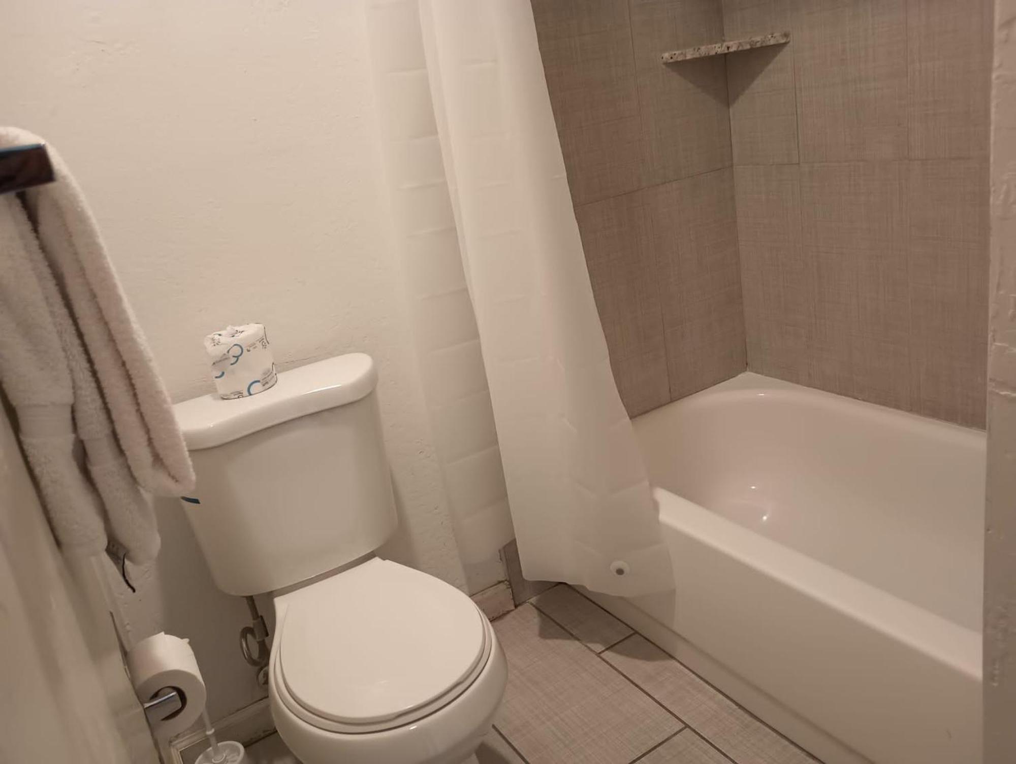 Cedar Inn & Suites سووث لاك تاهوي المظهر الخارجي الصورة