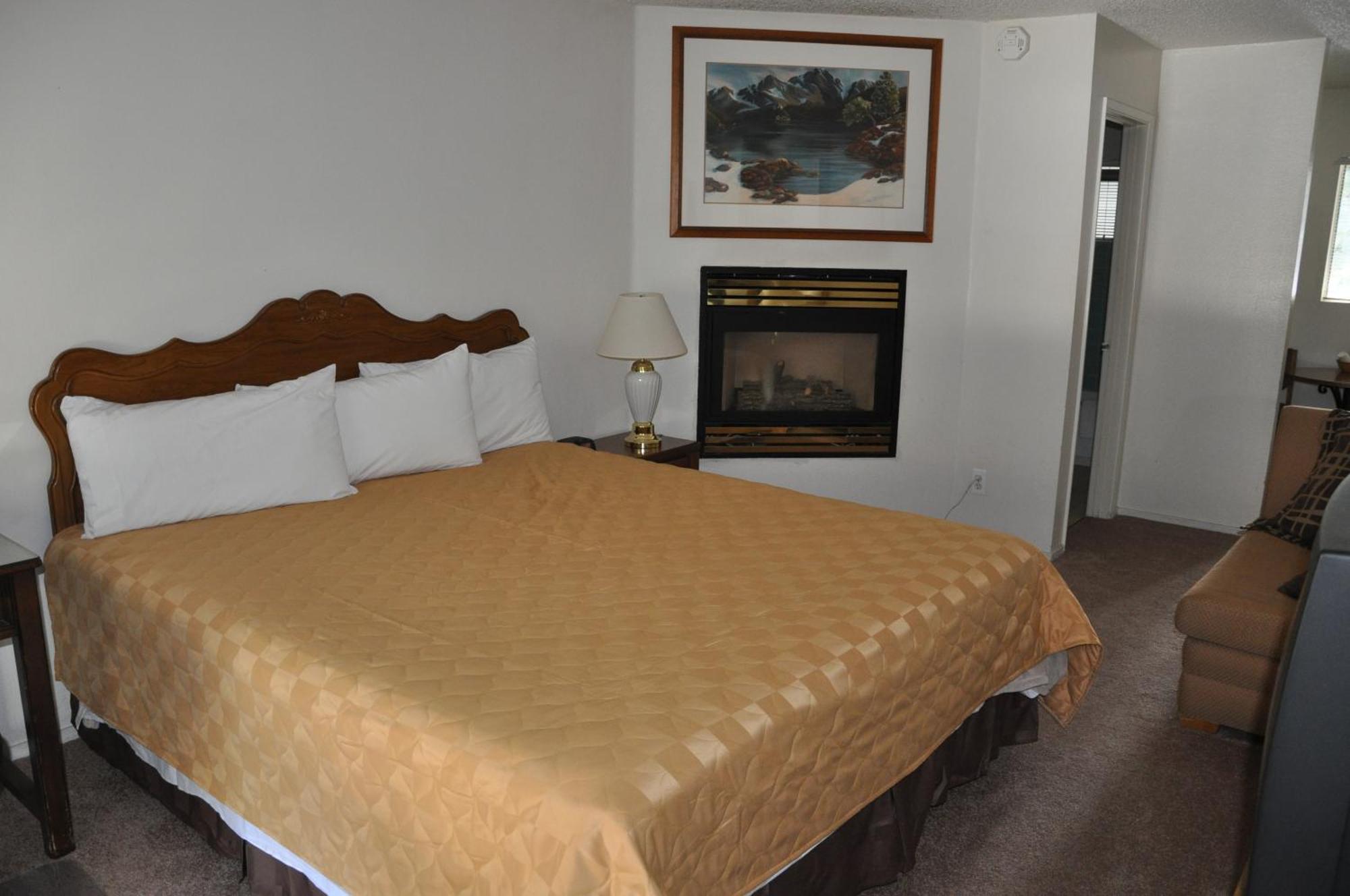 Cedar Inn & Suites سووث لاك تاهوي المظهر الخارجي الصورة