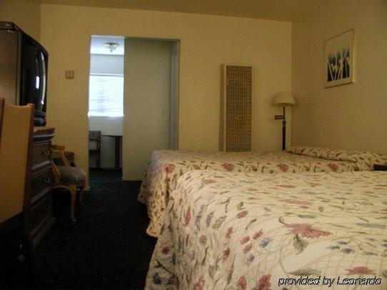 Cedar Inn & Suites سووث لاك تاهوي الغرفة الصورة
