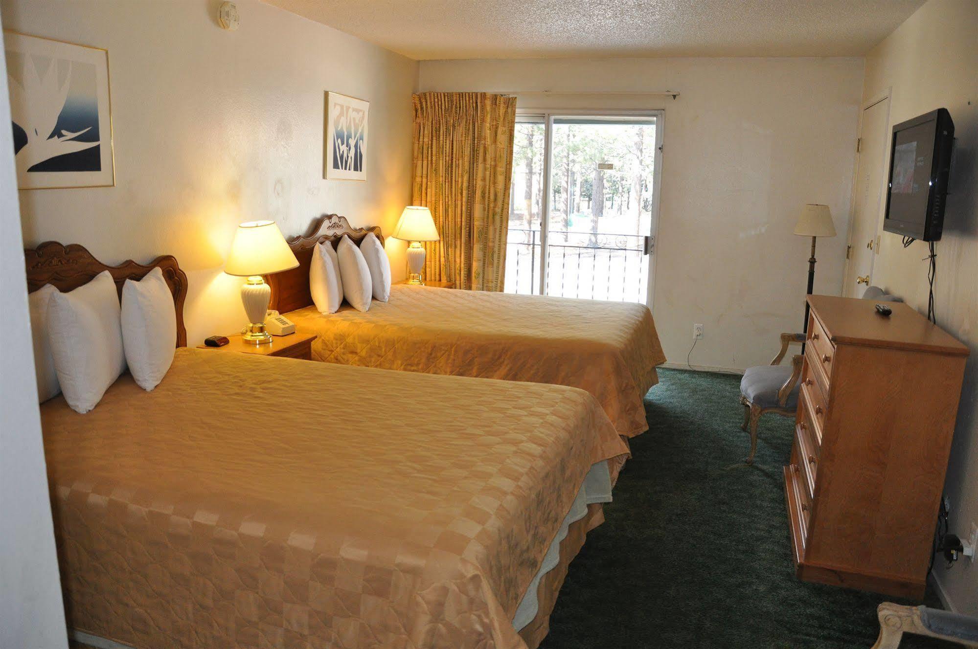 Cedar Inn & Suites سووث لاك تاهوي المظهر الخارجي الصورة