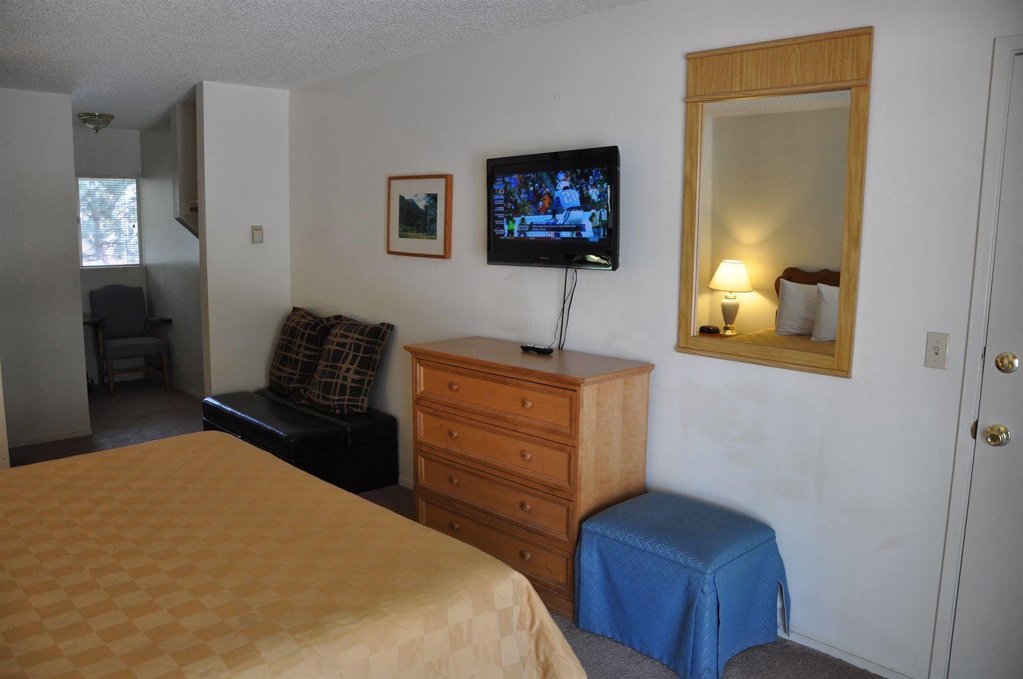 Cedar Inn & Suites سووث لاك تاهوي المظهر الخارجي الصورة