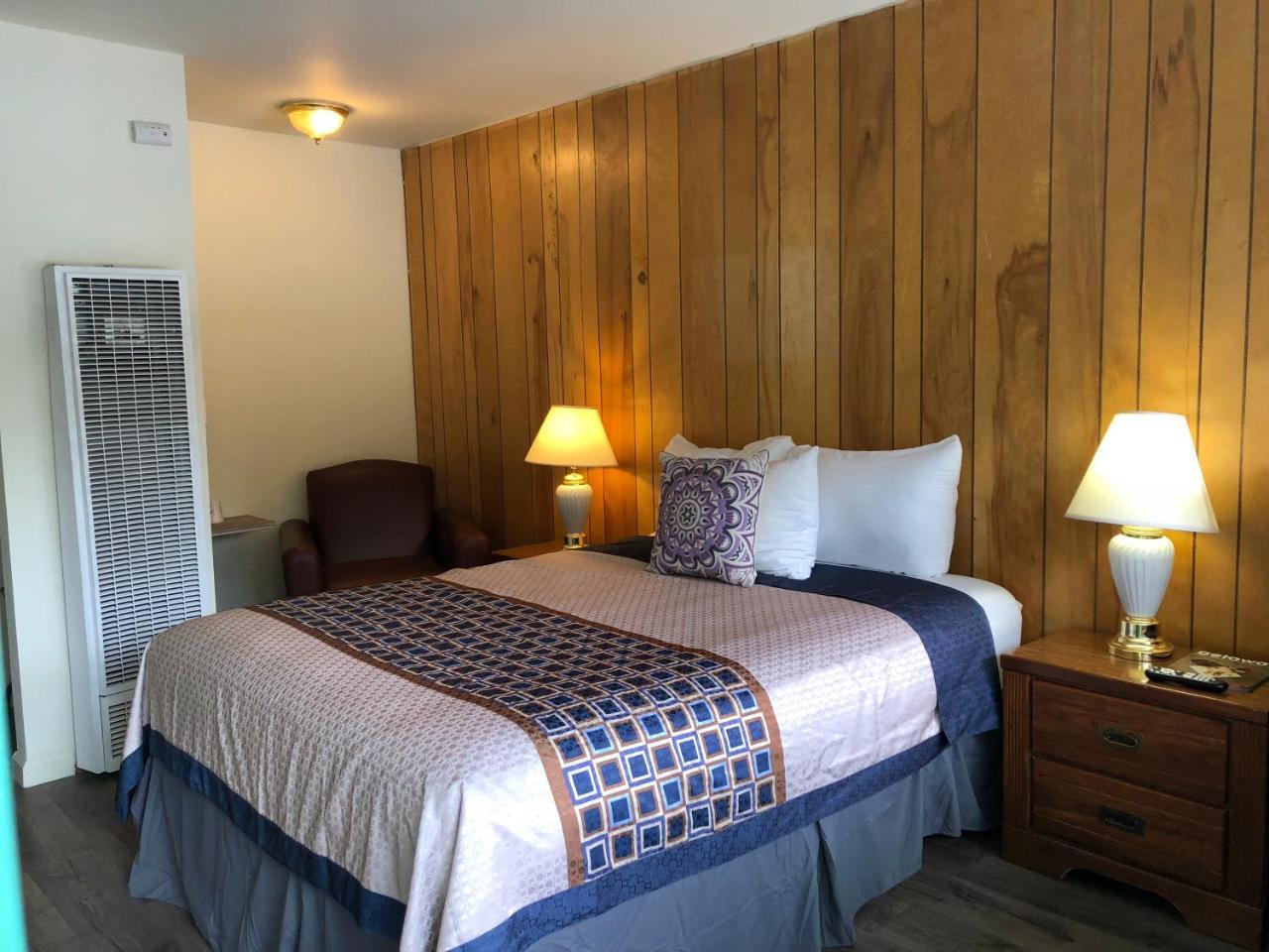 Cedar Inn & Suites سووث لاك تاهوي المظهر الخارجي الصورة