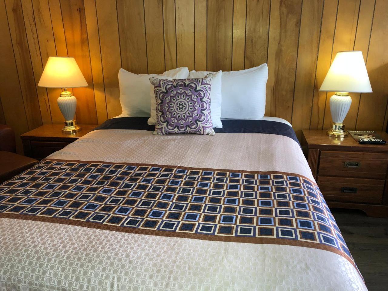 Cedar Inn & Suites سووث لاك تاهوي المظهر الخارجي الصورة