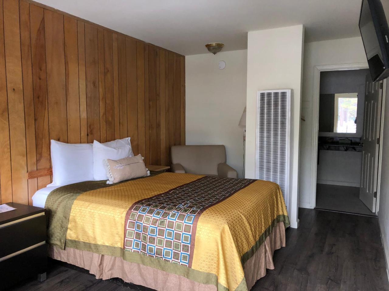Cedar Inn & Suites سووث لاك تاهوي المظهر الخارجي الصورة