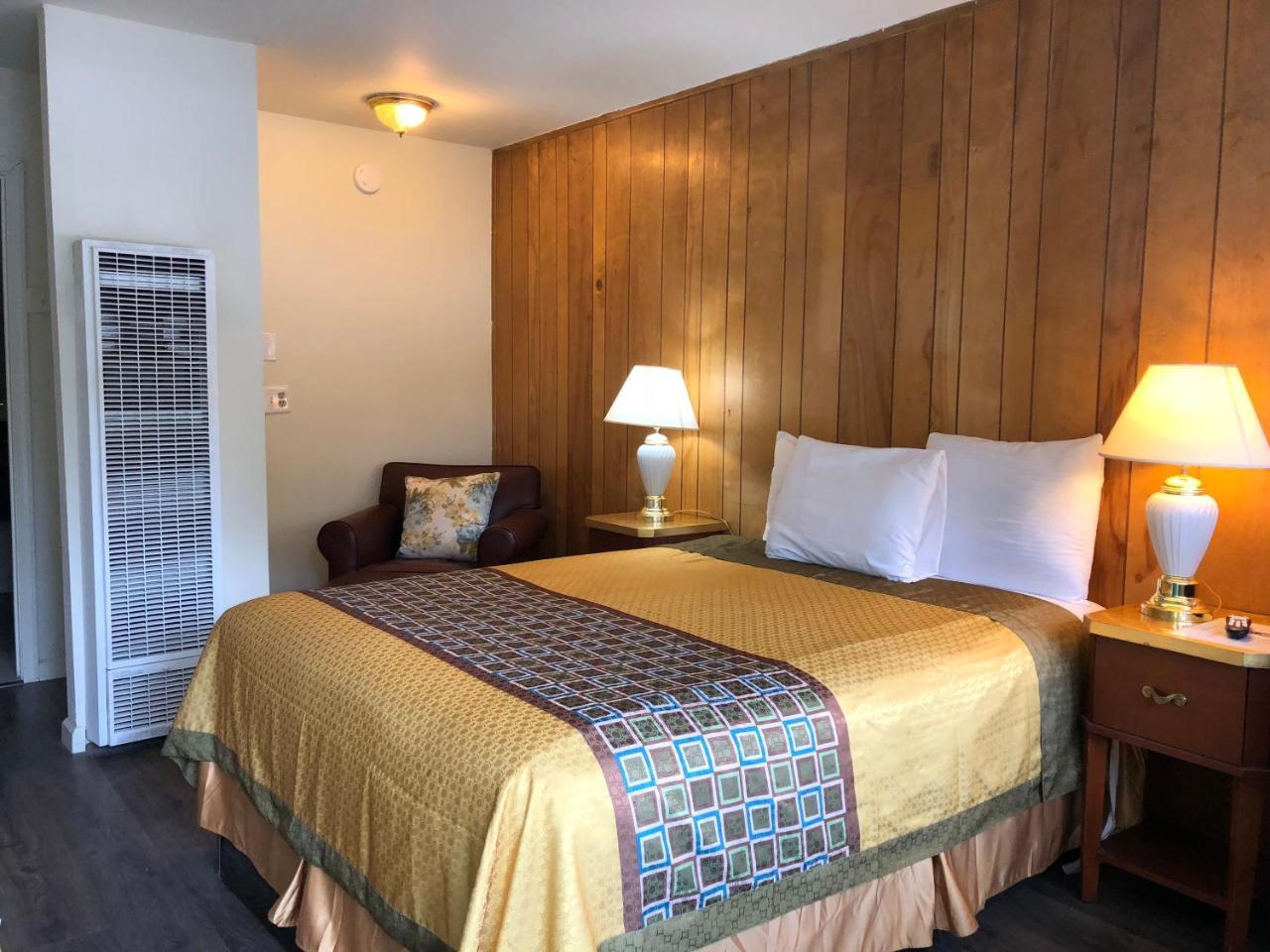 Cedar Inn & Suites سووث لاك تاهوي المظهر الخارجي الصورة