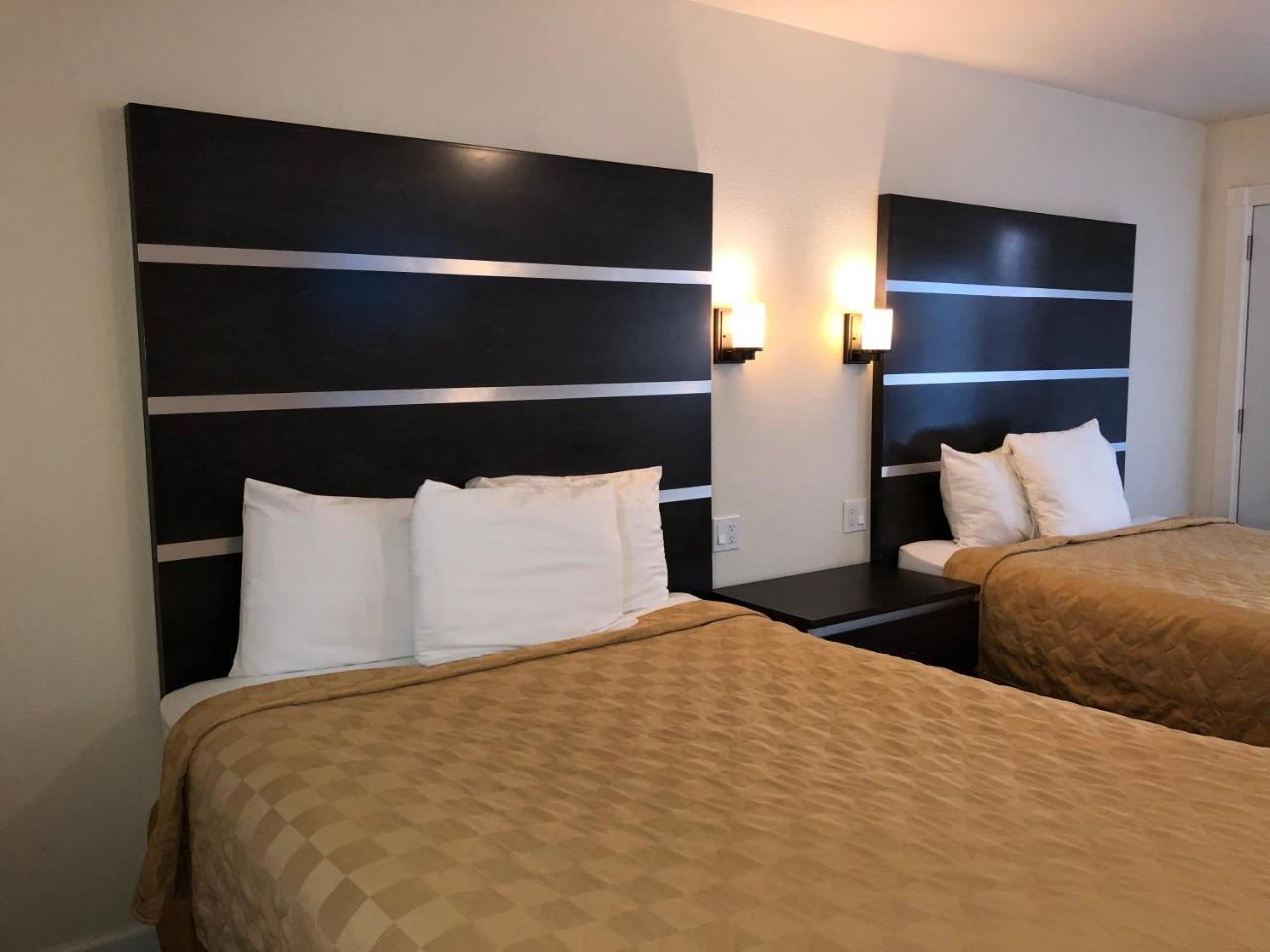 Cedar Inn & Suites سووث لاك تاهوي المظهر الخارجي الصورة